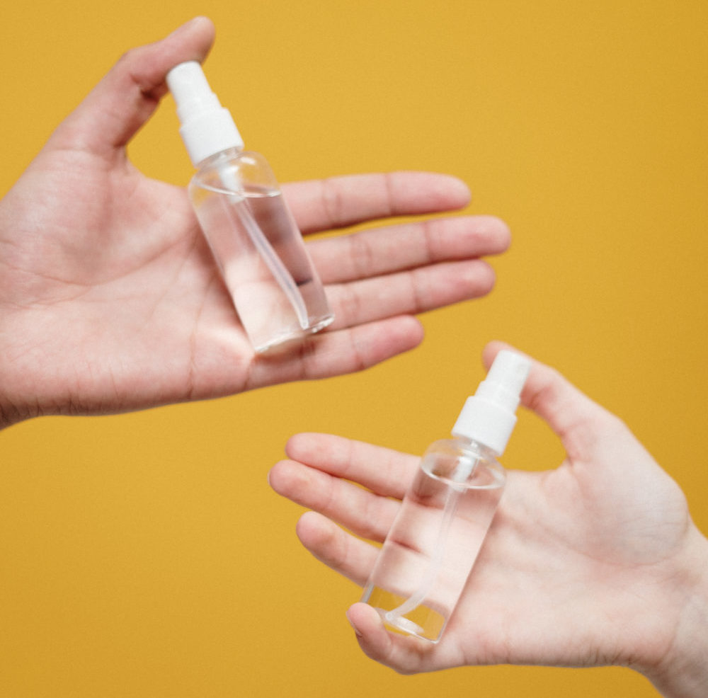 clear-spray-bottles-3951851